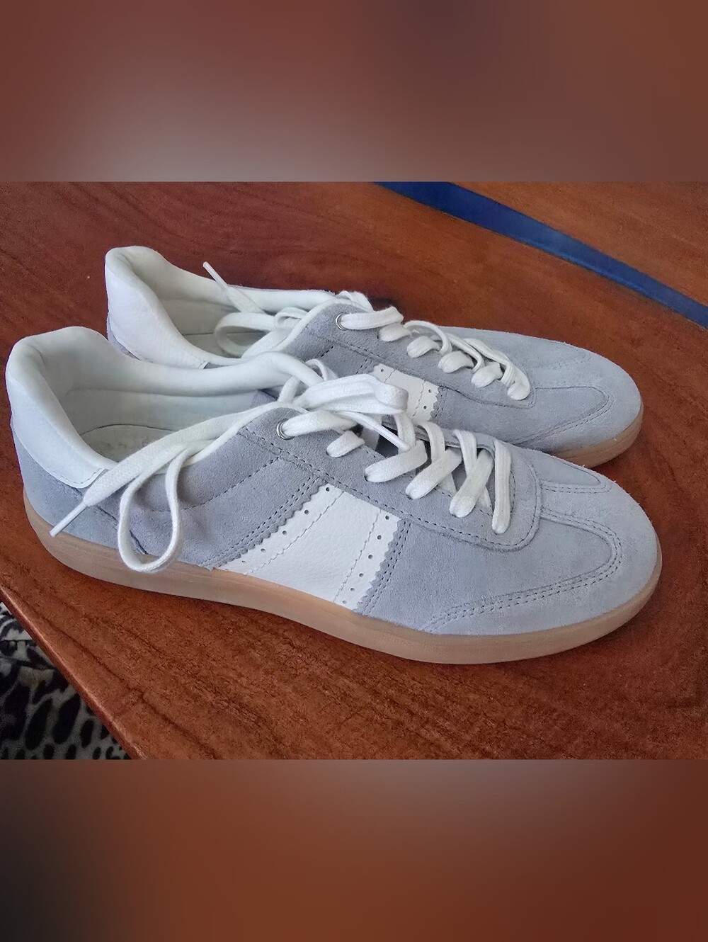 Zara Women's Suede Sneakers - Light Gray & WhiteCasual Zara suede sneakers